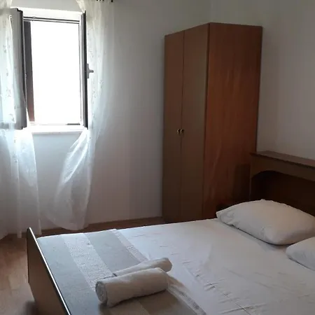 Cvita, Big Račišće